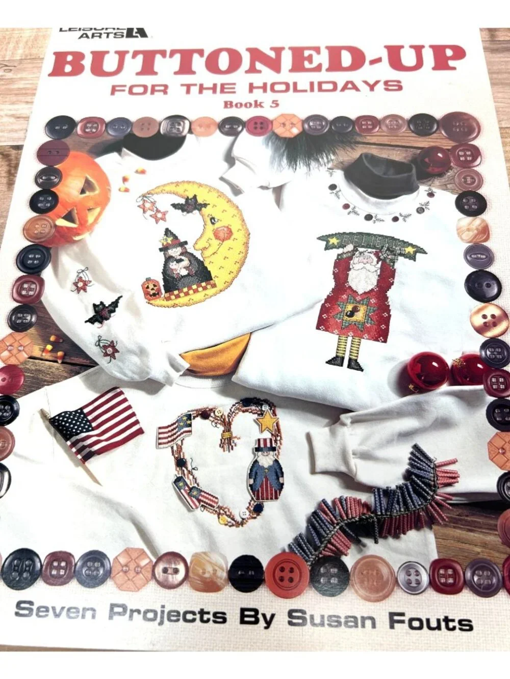 Buttoned-Up For The Holidays Book 5 Seven Craft Projects By Susan Fouts